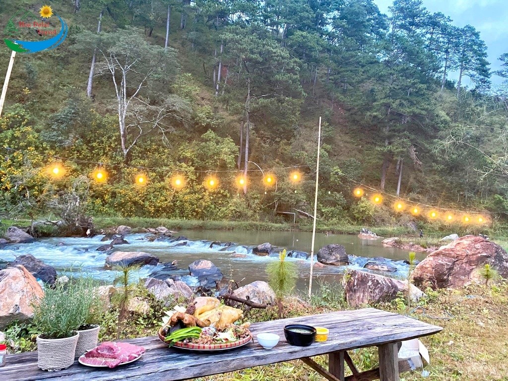 Cắm trại picnic cùng hội bạn tại thác Ankroet
