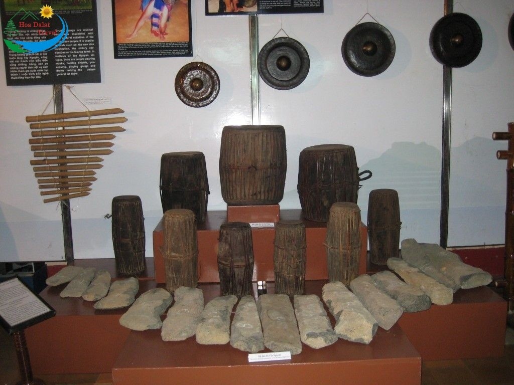 Hiện vật cổ trong bảo tàng