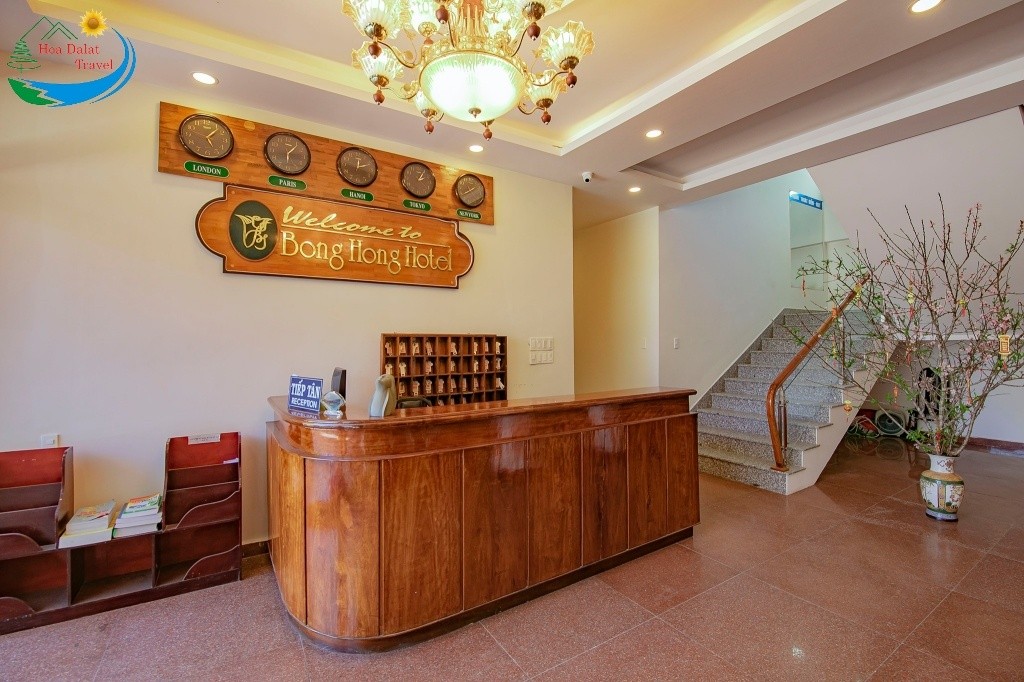 Khách sạn Bông Hồng là điểm lưu trú tiện nghi, sạch sẽ và hiện đại