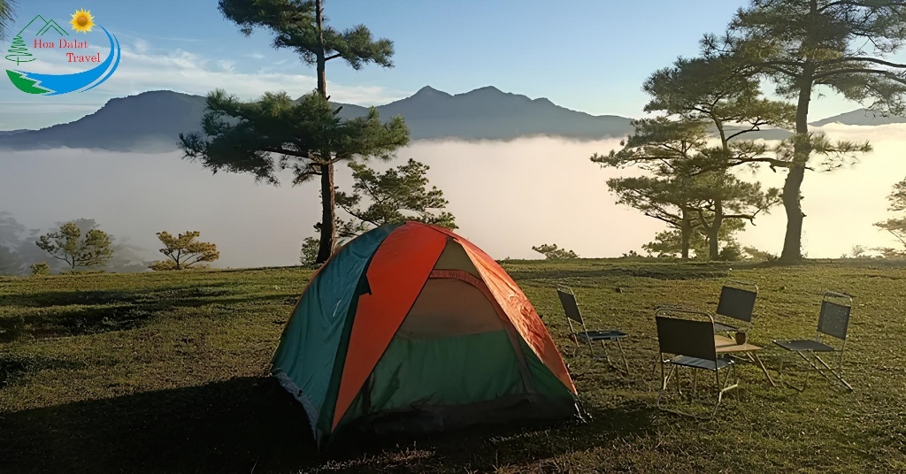 Cắm trại ở núi LangBiang Đà Lạt