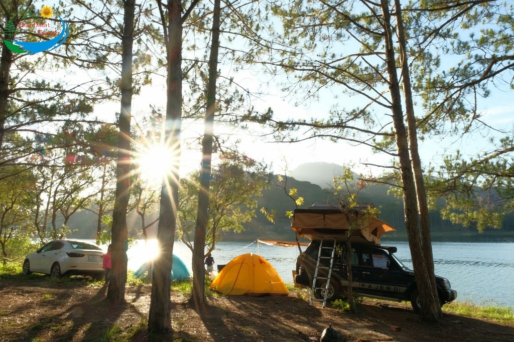 Camping coi rạng đông mặt mày Hồ Tuyền Lâm