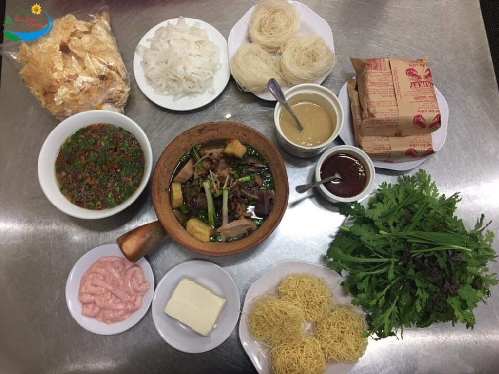 Lẩu dê, các món từ thịt dê, hải sản và rau củ tại quán Lâm Ký  thơm ngon và bổ dưỡng