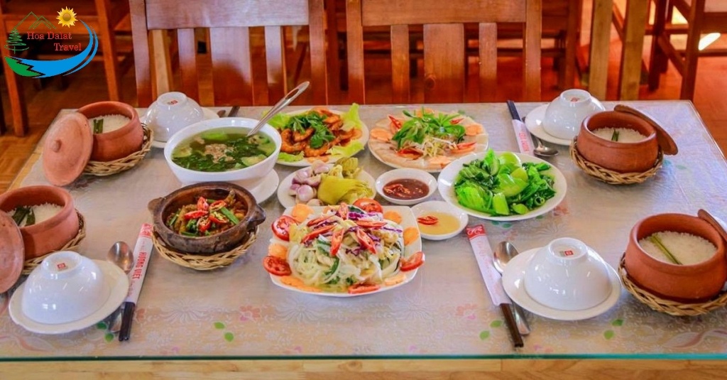 Những món ăn ở Hương Việt bình dân, mộc mạc đơn giản nhưng hương vị vô cùng thân thuộc
